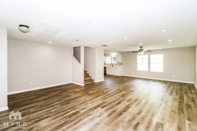 Foto del edificio - 1772 Englehart St