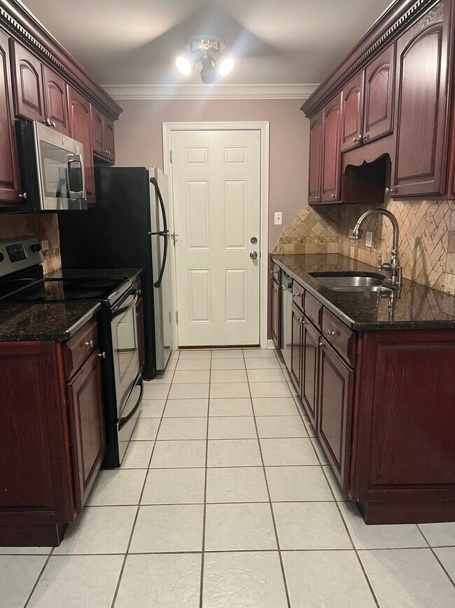 Foto del edificio - 10620 Brooks Ln