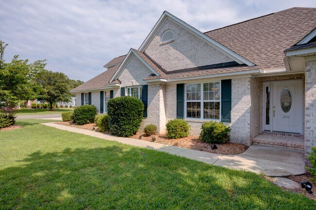 Building Photo - 1511 Edgefield Ct