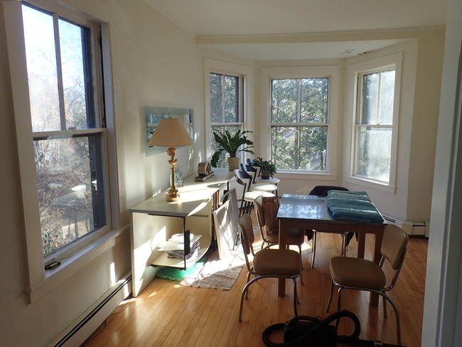 Building Photo - 35 Lasell St