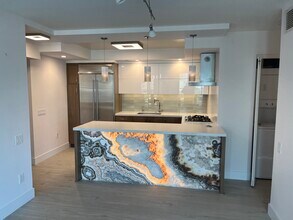 Building Photo - 500 W Harbor Dr