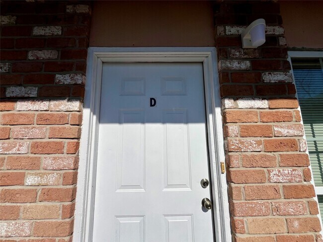 Foto del edificio - 1042 W Village Ct