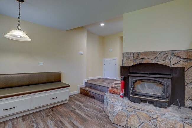 Foto del edificio - Fully Remodeled 2 Bedroom Westside ADU on NW Portland Ave - River West Neighborhood
