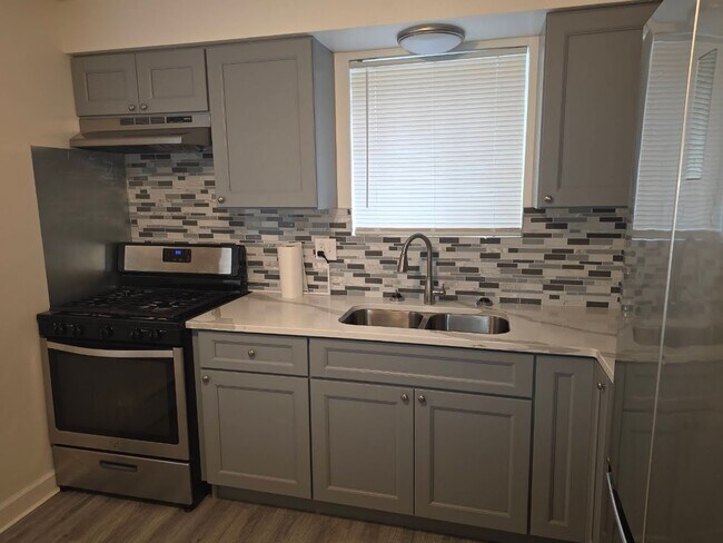 Foto del edificio - 14605 Des Plaines St