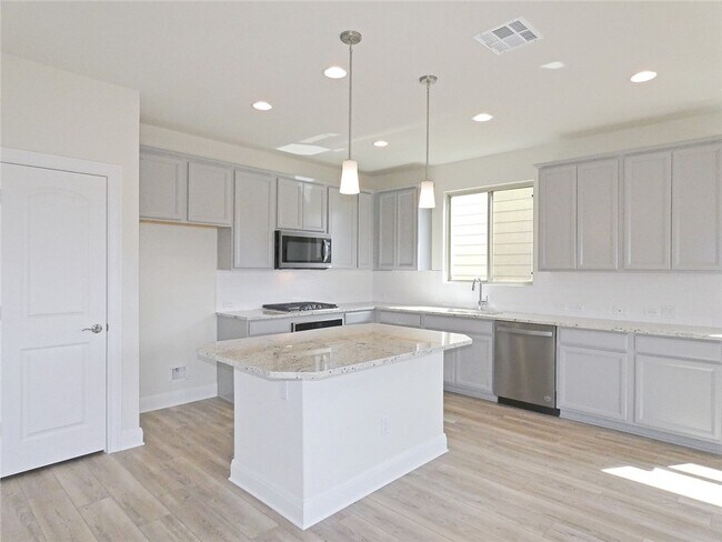 Building Photo - 15800 Celosia St