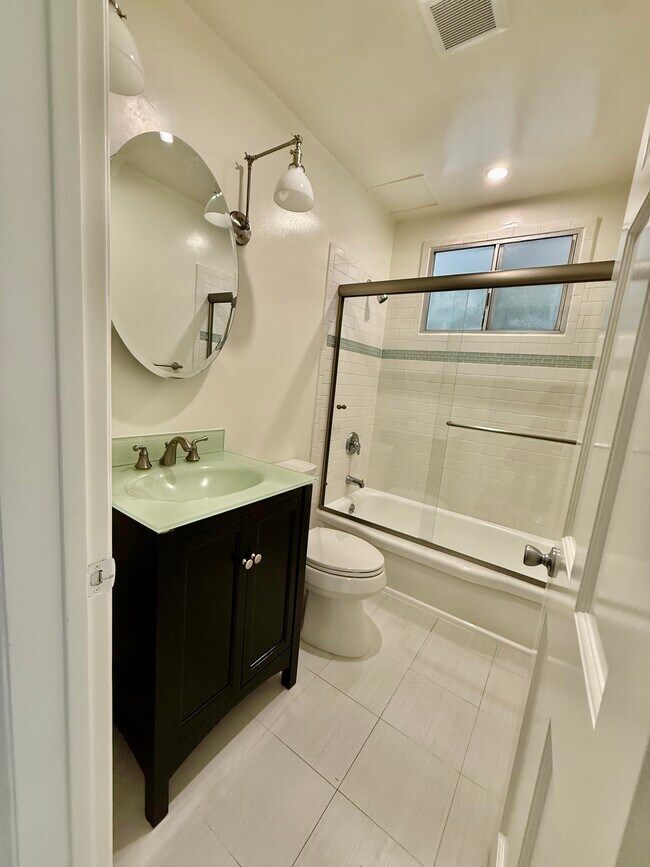 Foto 9 - 3563 Keystone Ave