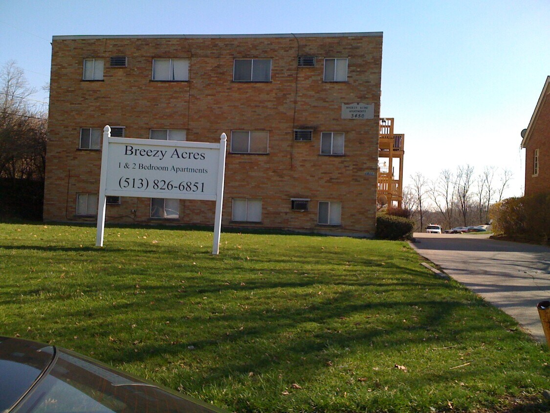 3449 McHenry Ave Unit 16, Cincinnati, OH 45225 Apartments in