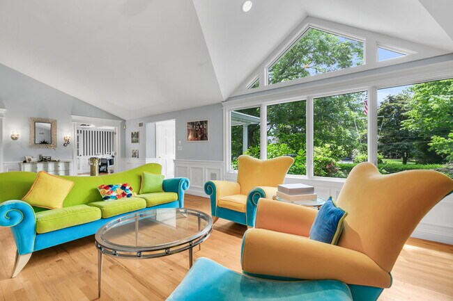 Building Photo - 16 Bingham Hill Cir