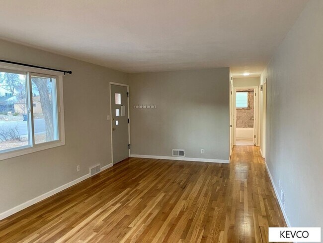 Building Photo - Fantastic House Near City Park