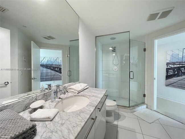 Building Photo - 2 br, 2 bath Condo - 500 Brickell Ave Apt ...