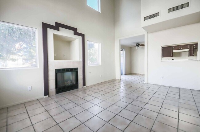 Foto del edificio - Charming Corner Home in Gated Community!