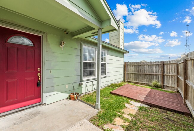 Foto del edificio - Townhouse for Rent – 2 Bed / 1 Bath