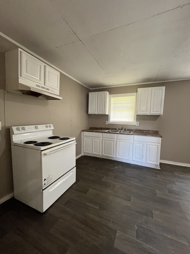 Building Photo - 1217 Forrest Mann Cir