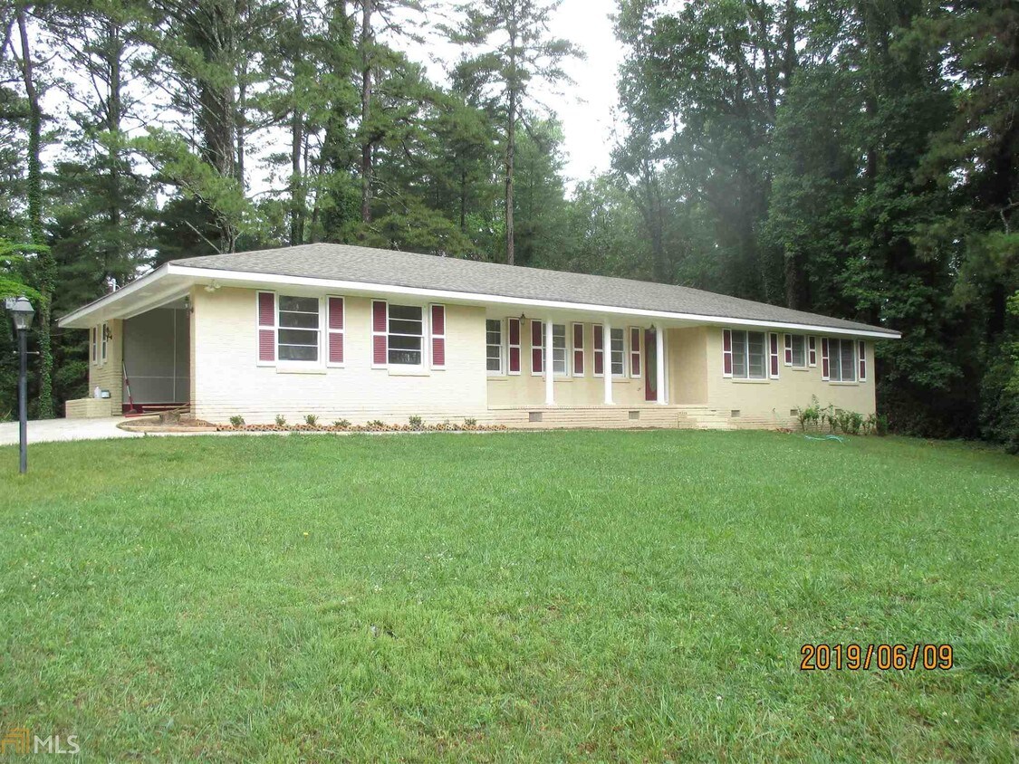 Primary Photo - 2995 Woodrow Manor