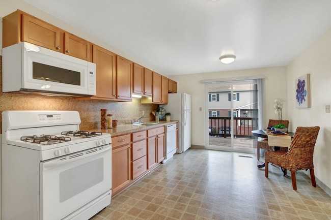 Kitchen - North Hills Apartments