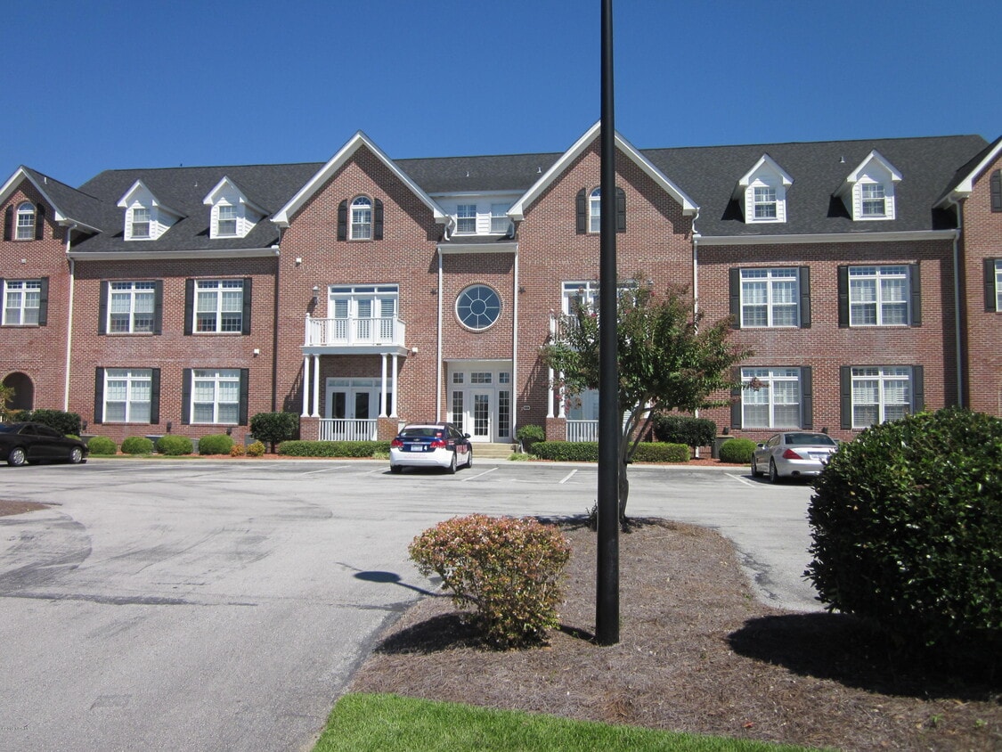 502 Main St Ext Unit 107, Swansboro, NC 28584 Condo for Rent in Swansboro, NC