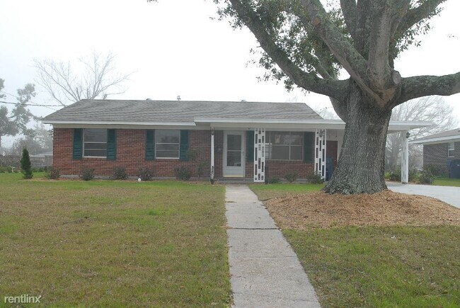 Foto del edificio - 3 br, 2 bath House - 2214 Swetman Blvd