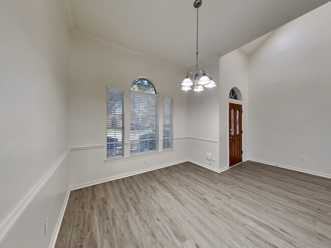 Building Photo - 907 Portsmouth Dr