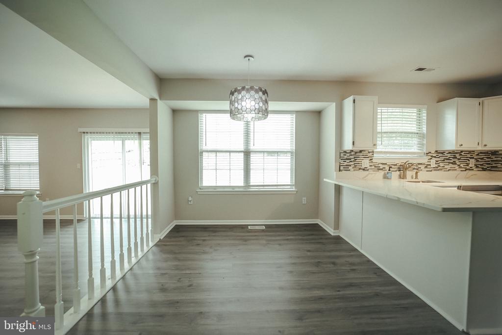 Foto principal - 5702 Cambridge Dr