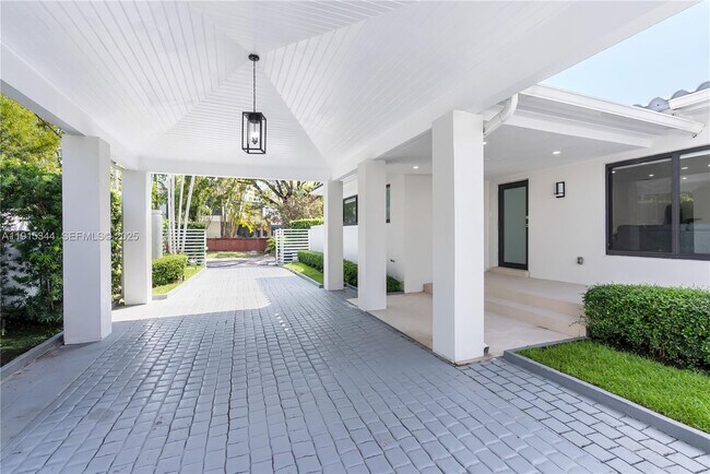 Foto del edificio - 1600 Micanopy Ave