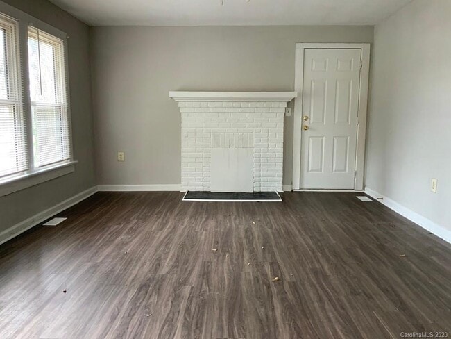 Foto del edificio - 808 W NC Highway 161