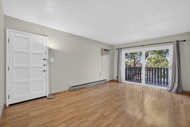 Building Photo - 835 Bing Dr