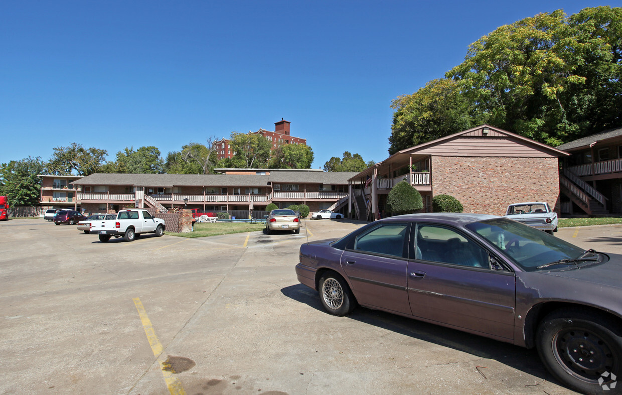 Primary Photo - Riverview Apartments