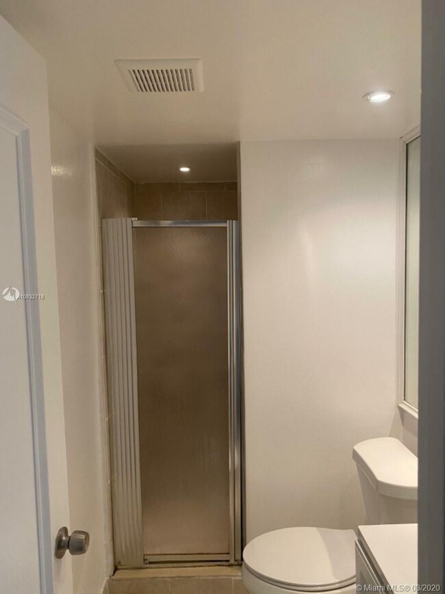 Foto del edificio - 20760 NE 4th Ct