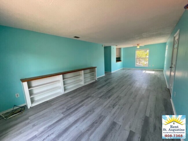 Foto del edificio - 3BR/1BA island duplex, close to all.