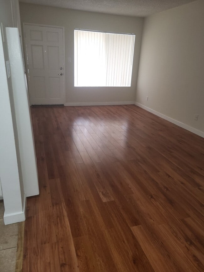 Sala de estar - 9121 Orion Ave