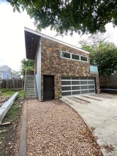 Building Photo - 1605 Newfield Ln