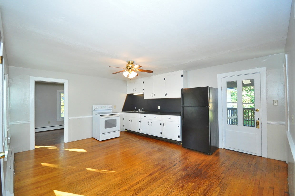 78 Dunne Ave, Canton, CT 06019 Apartments in Canton, CT