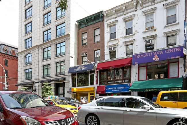 Side View - 857 Lexington Ave