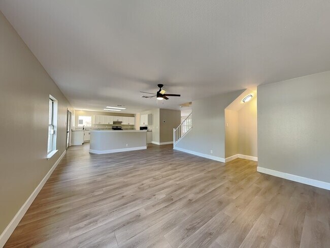 Building Photo - 8011 Manderly Pl