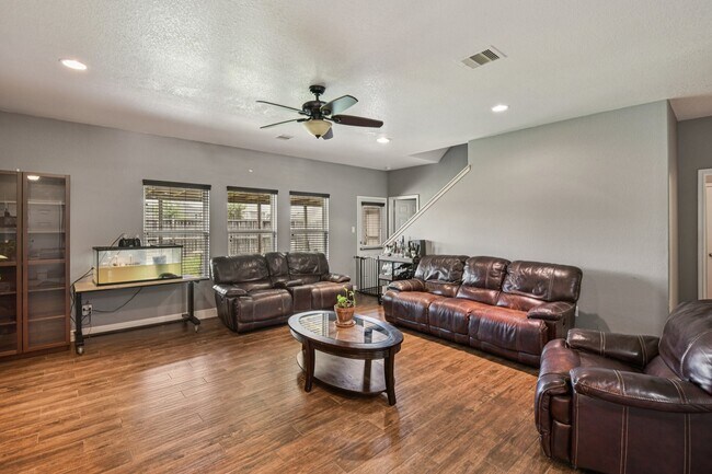 Building Photo - 1226 Newsome Glenn Dr