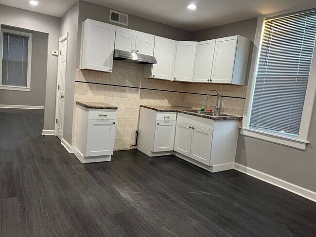 Foto del edificio - 2848 S Sawyer Ave