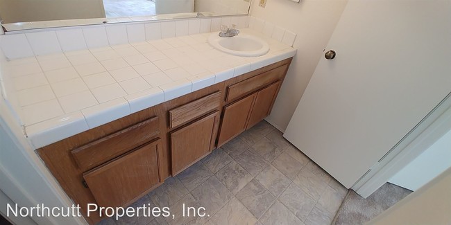 Building Photo - 3673 Avocado Village Ct