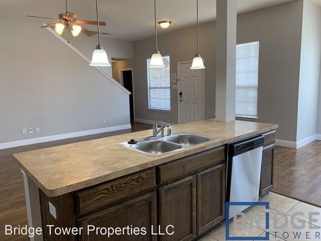 Building Photo - 4 br, 2.5 bath House - 15623 Gatsby Lane