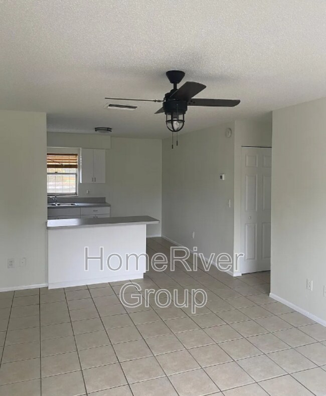 Foto del edificio - 913 E Humphrey St