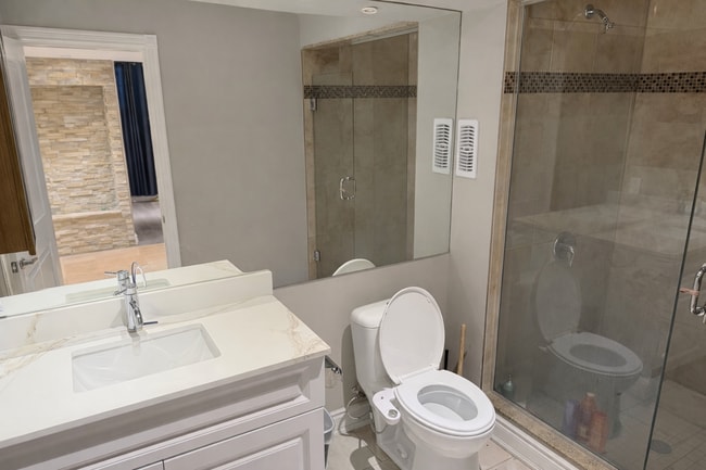 Building Photo - 56 Royal Orchard Dr