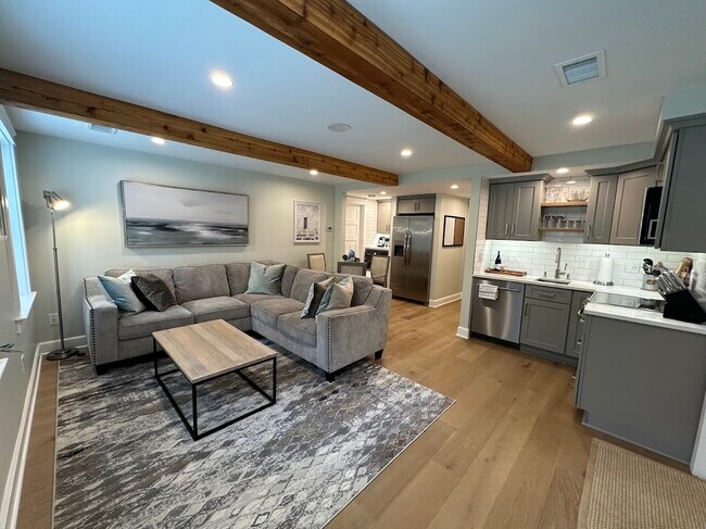 Building Photo - 2144 Kodiak Dr NE