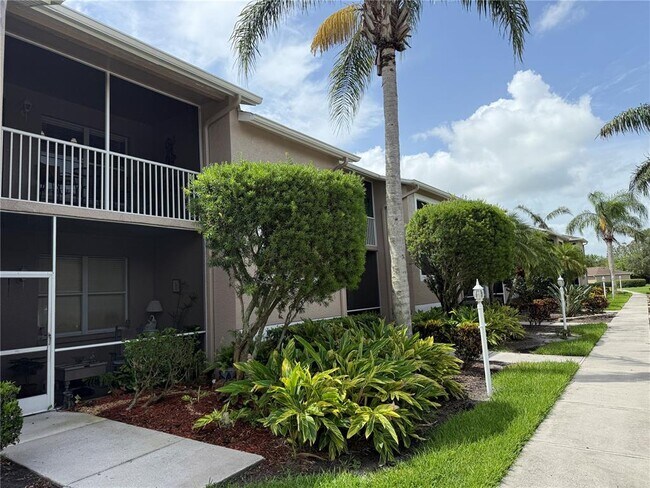 Foto del edificio - 5320 Hyland Hills Ave