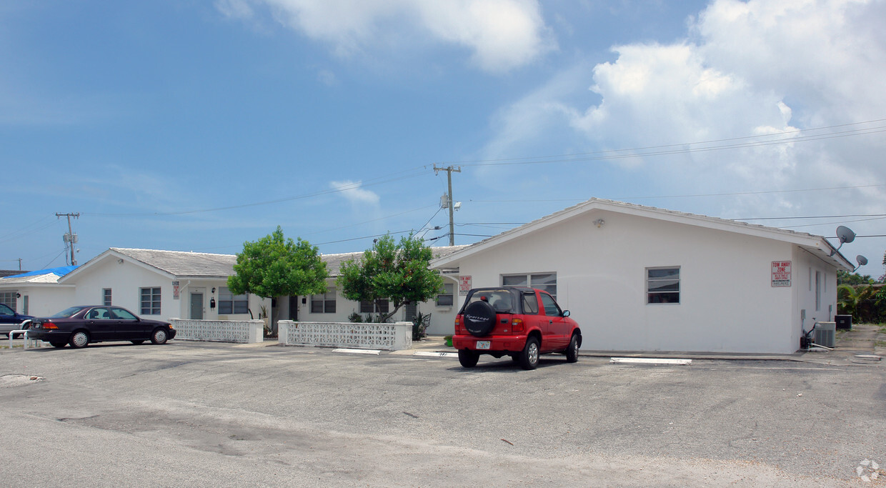 Front View - Deerfield Villas