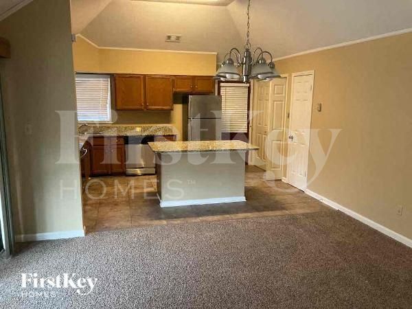 Foto del edificio - 935 Rutland Dr