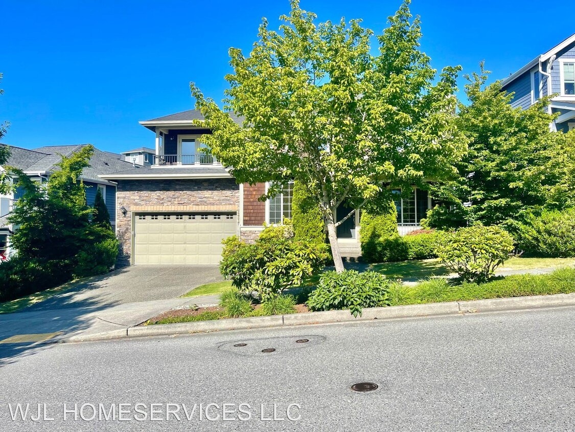 Primary Photo - 4 br, 3 bath House - 1582 25th Ave NE