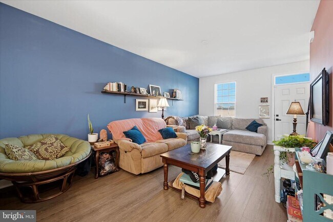 Foto del edificio - 2027 Track Cir