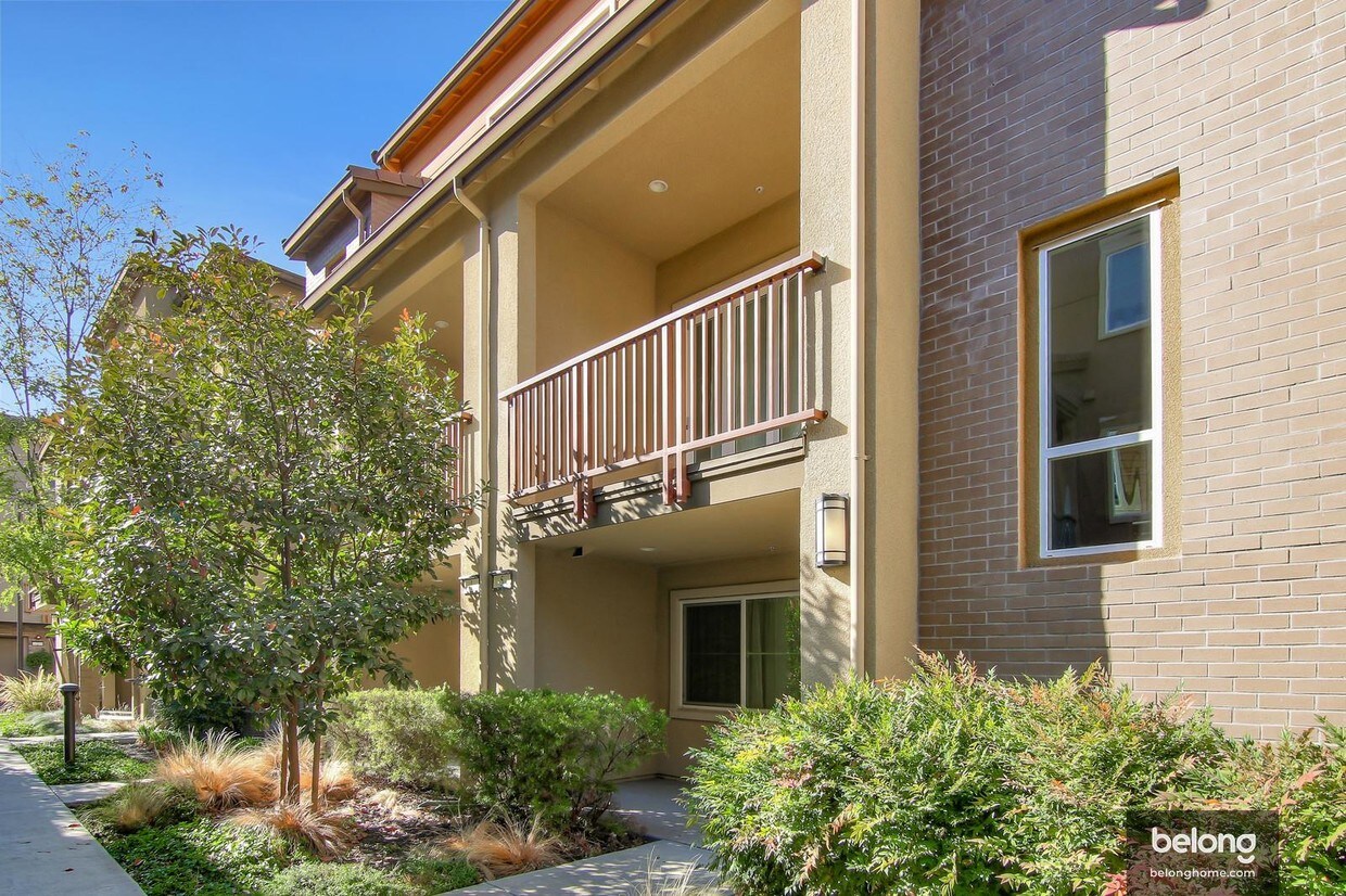 Primary Photo - 2412 Stearman Ct