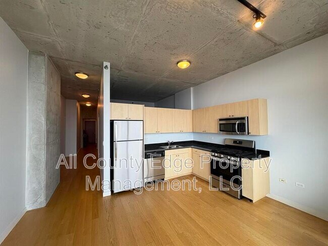 Foto del edificio - 235 W Van Buren St