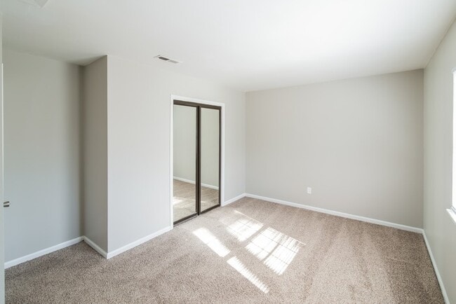 Building Photo - 3425 Smoketree Ct
