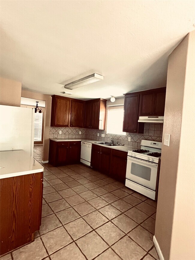 Foto del edificio - 3223 Amber Meadow Dr